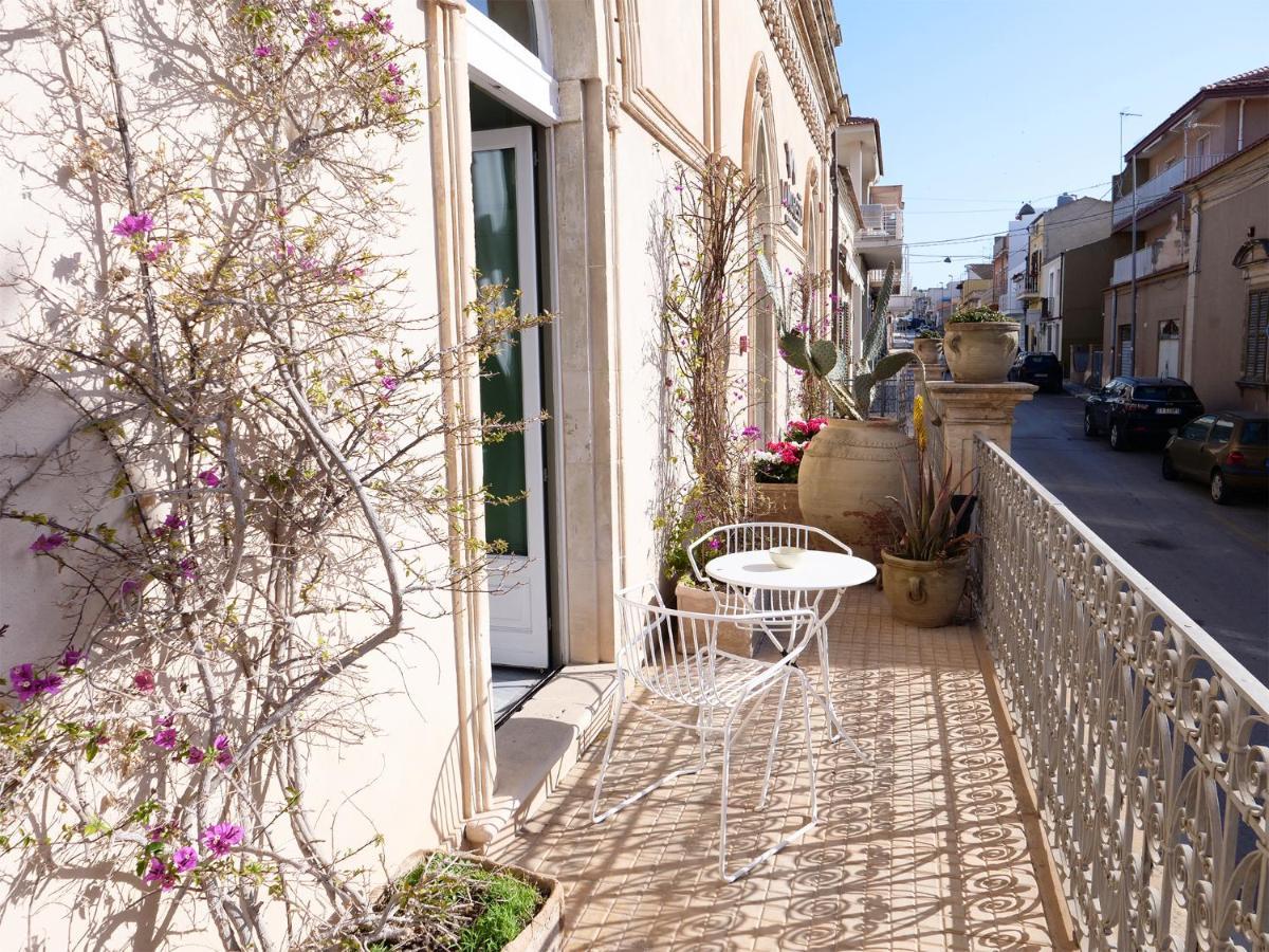 La Moresca Hotel Marina di Ragusa Exteriör bild